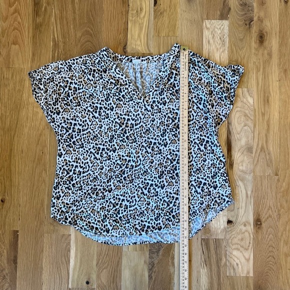 Women's GAP V Neck Cheetah Print Short‎ Sleeved Blouse SZ XL - Picture 2 of 4